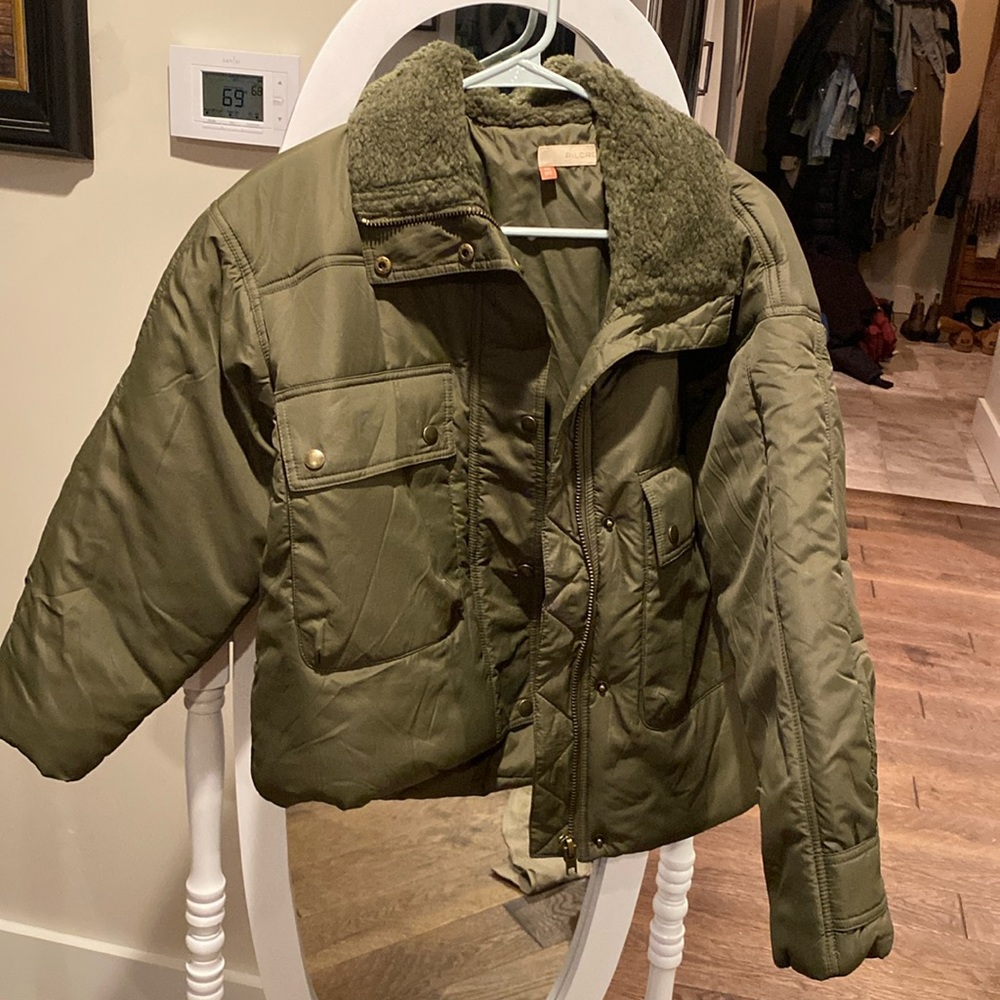 Pilcro by Anthropologie green puffer jacket. Women size XXS.